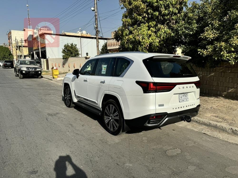 Lexus LX